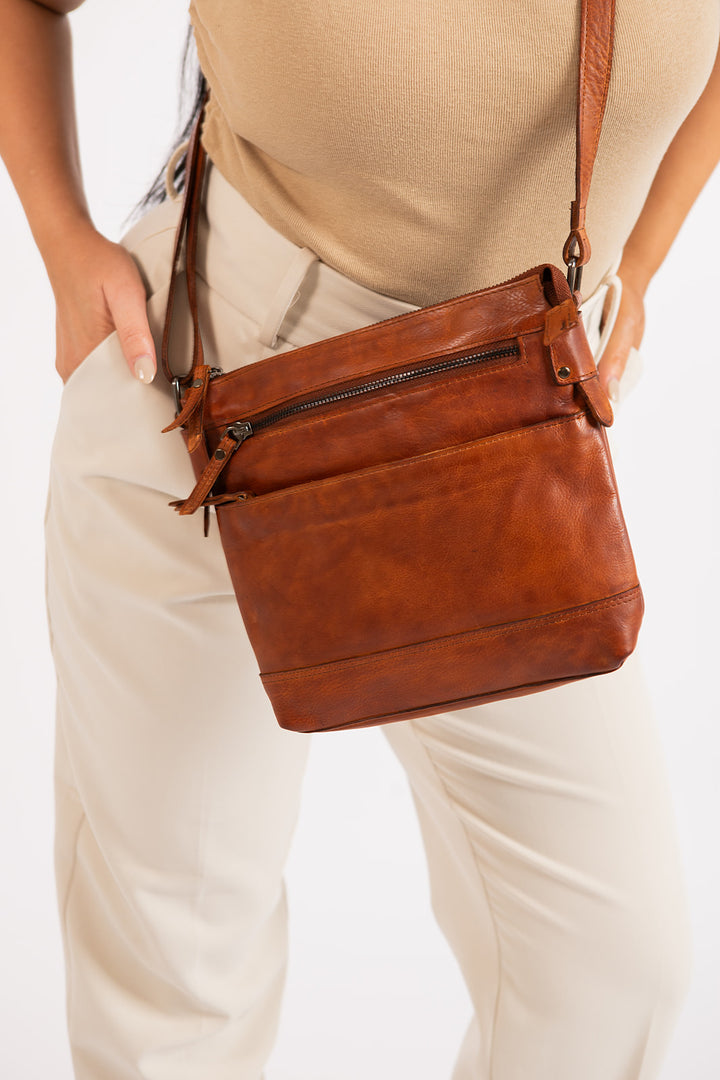 Leather Shoulder Bag Nora - Cognac - Greenwood Leather