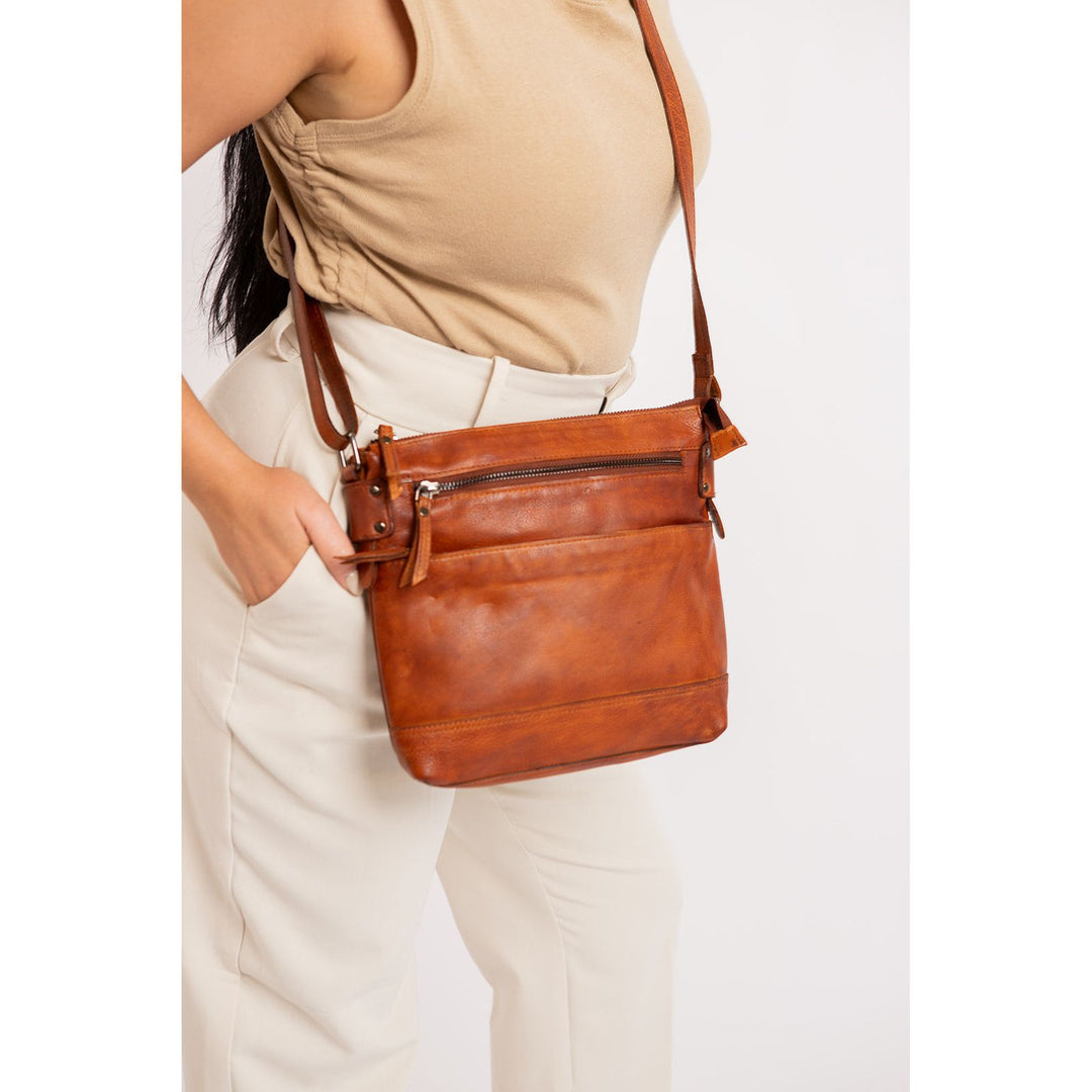 Leather Shoulder Bag Nora - Cognac - Greenwood Leather